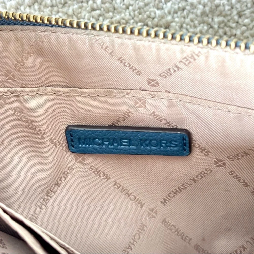 Michael Kors Classic Wristlet Wallet Card Holder Brown Tan MK Print Logo Luxury